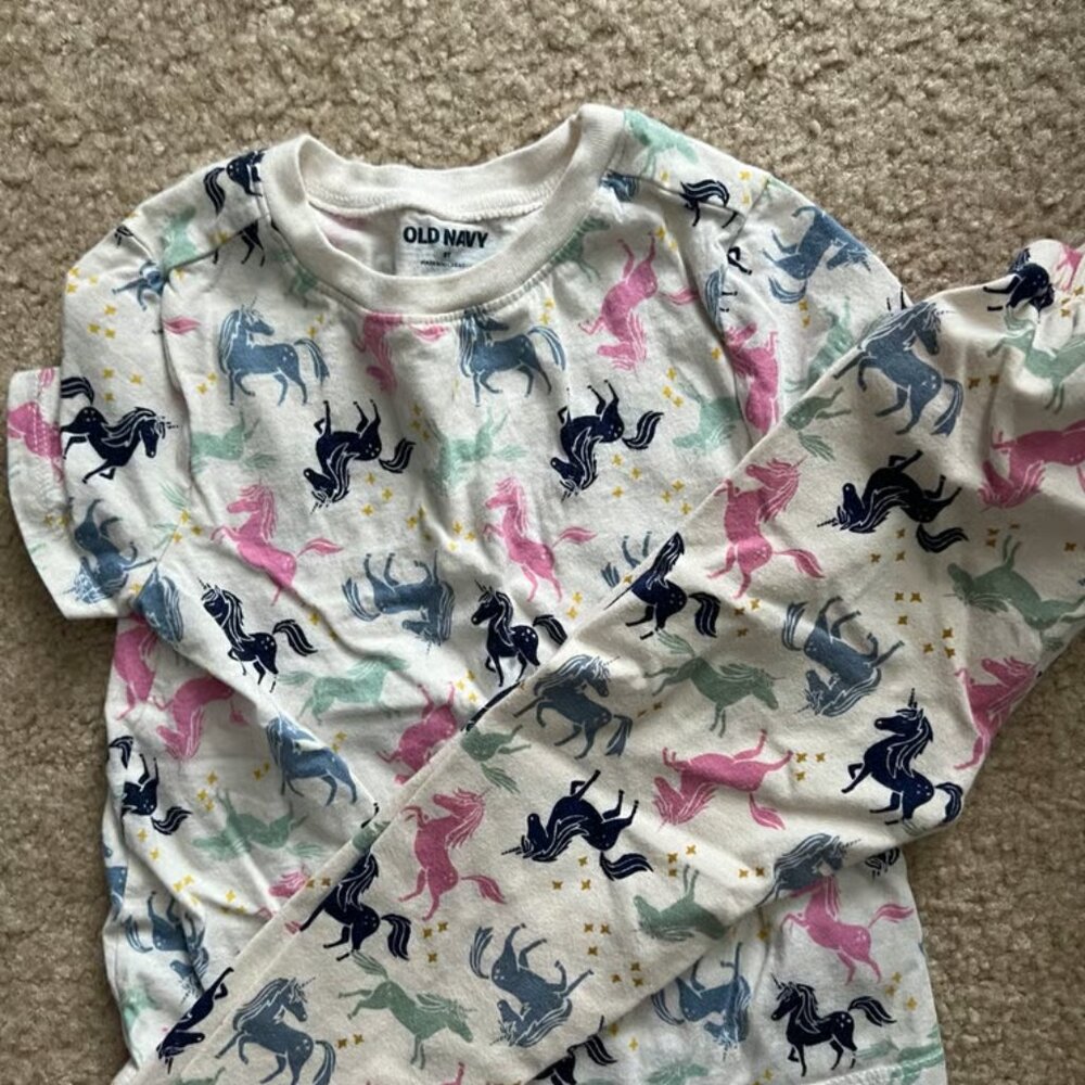 Old Navy Girls 2T Unicorn Pajamas